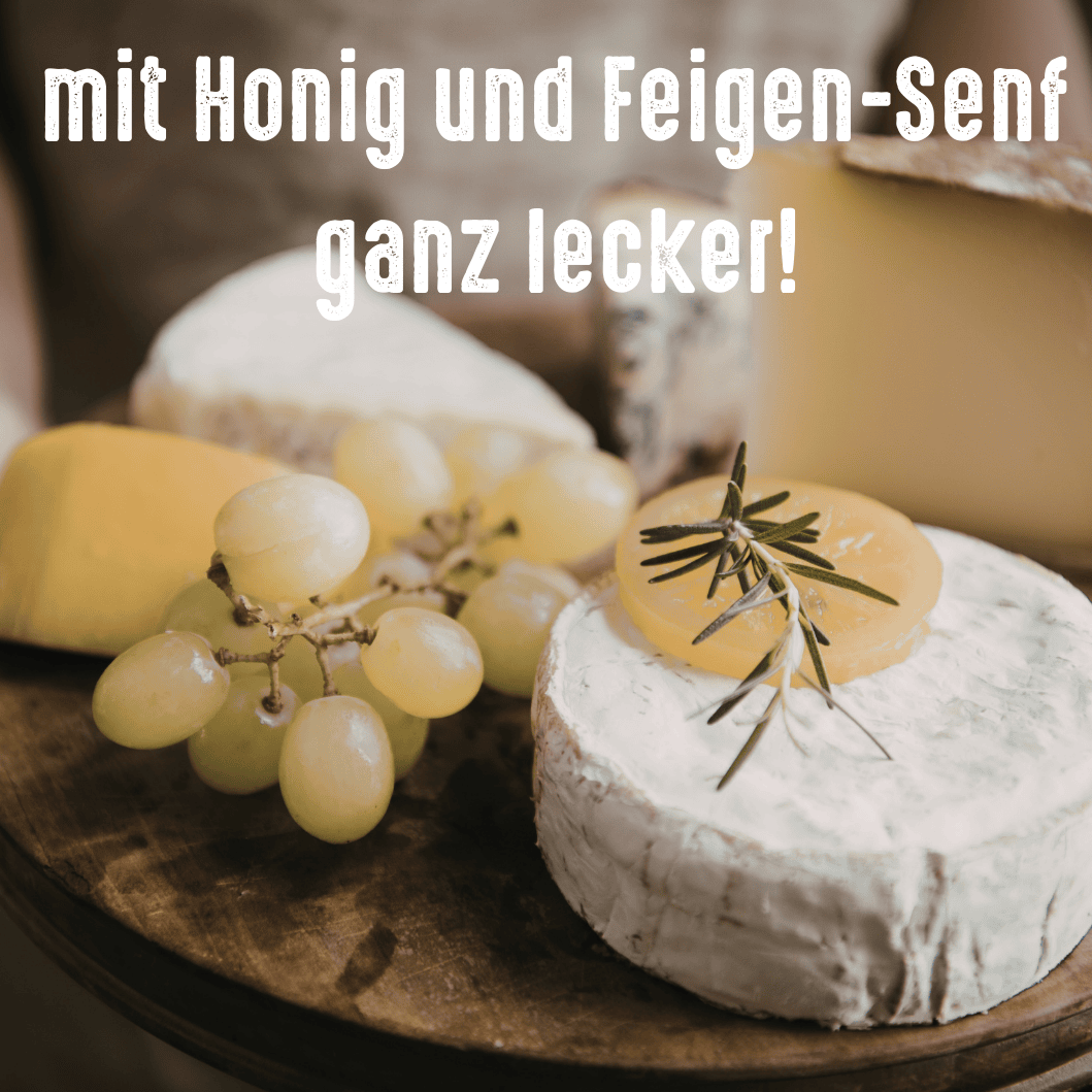 Käseplatte auf Holzbrett