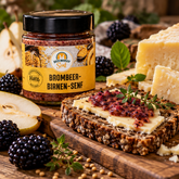 Brombeer-Birnen-Senf-Anwendung mit Käse